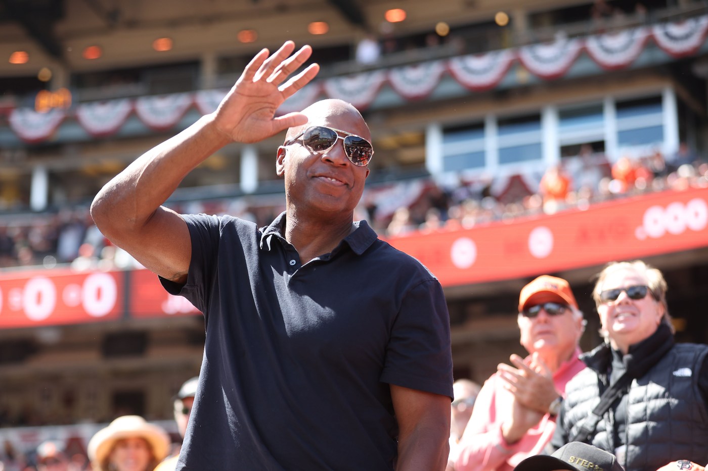 Barry Bonds is quietly back around the SF Giants to share his hitting expertise