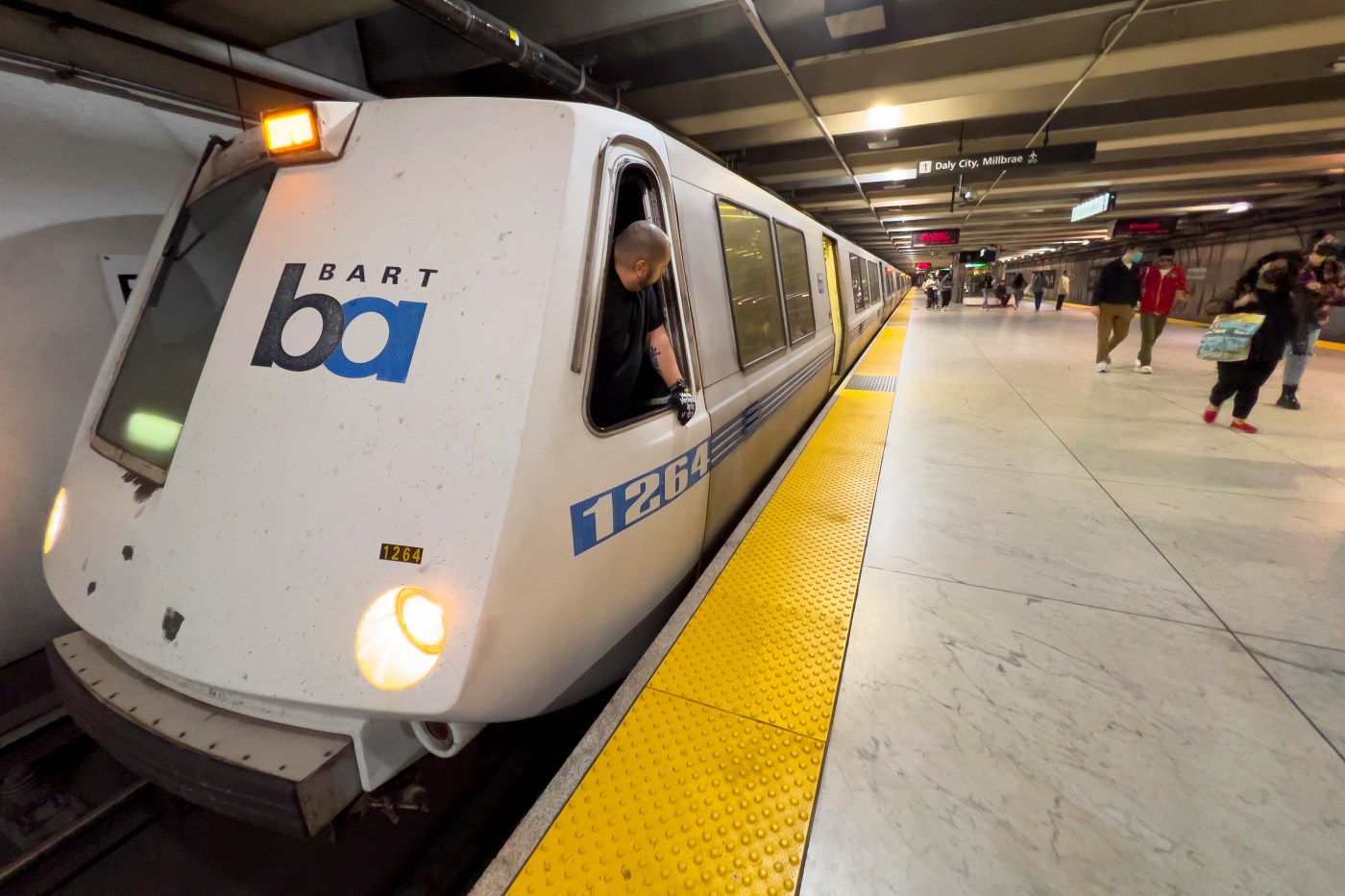 BART commute impacted by line closures, electrical issues