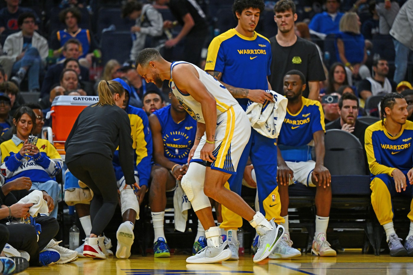 Kurtenbach: Steph Curry’s ankle injury is the early twist this Warriors season didn’t need