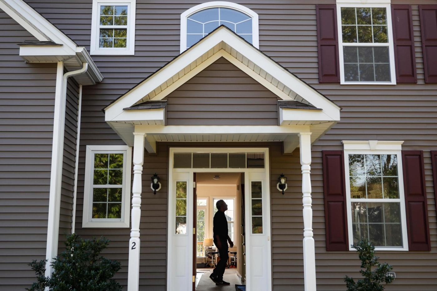 New homebuying rules prompt questions about how to hire an agent