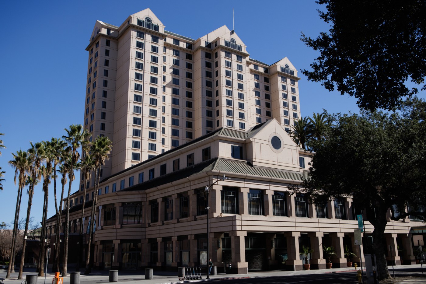 Big San Jose hotel seeks fresh financing to replace shaky real estate loan