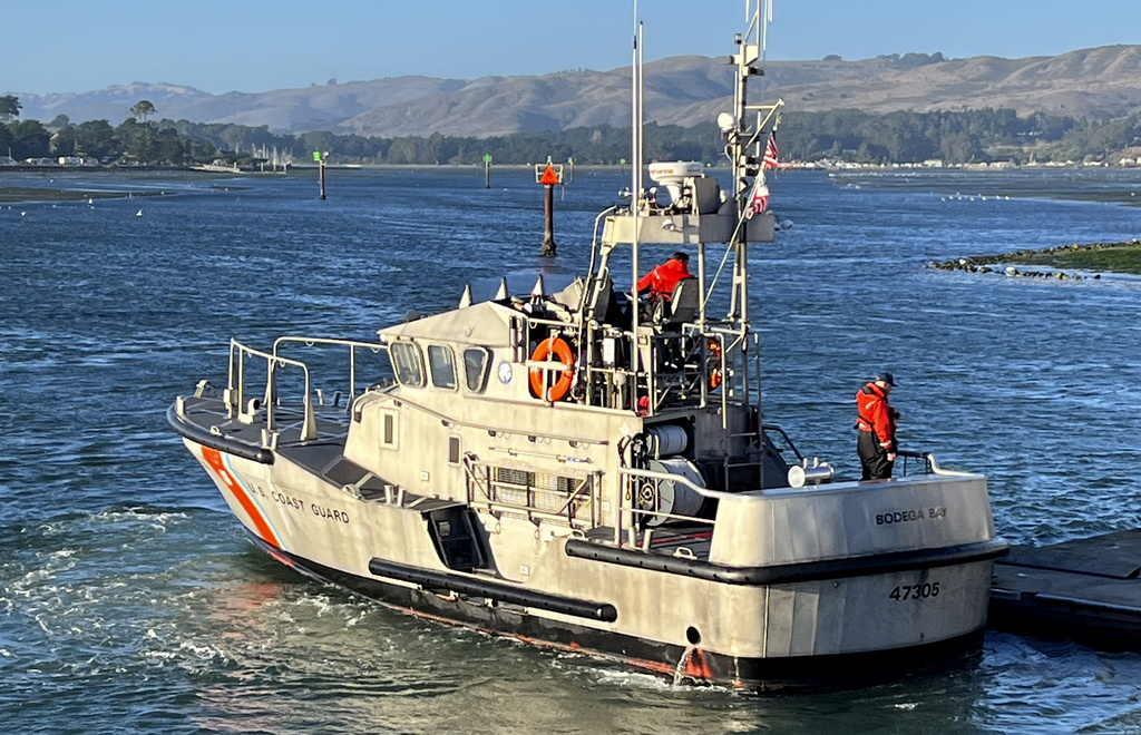 Search for 4 missing boaters in Sonoma County suspended after crews find 1 teen dead and 1 child alive