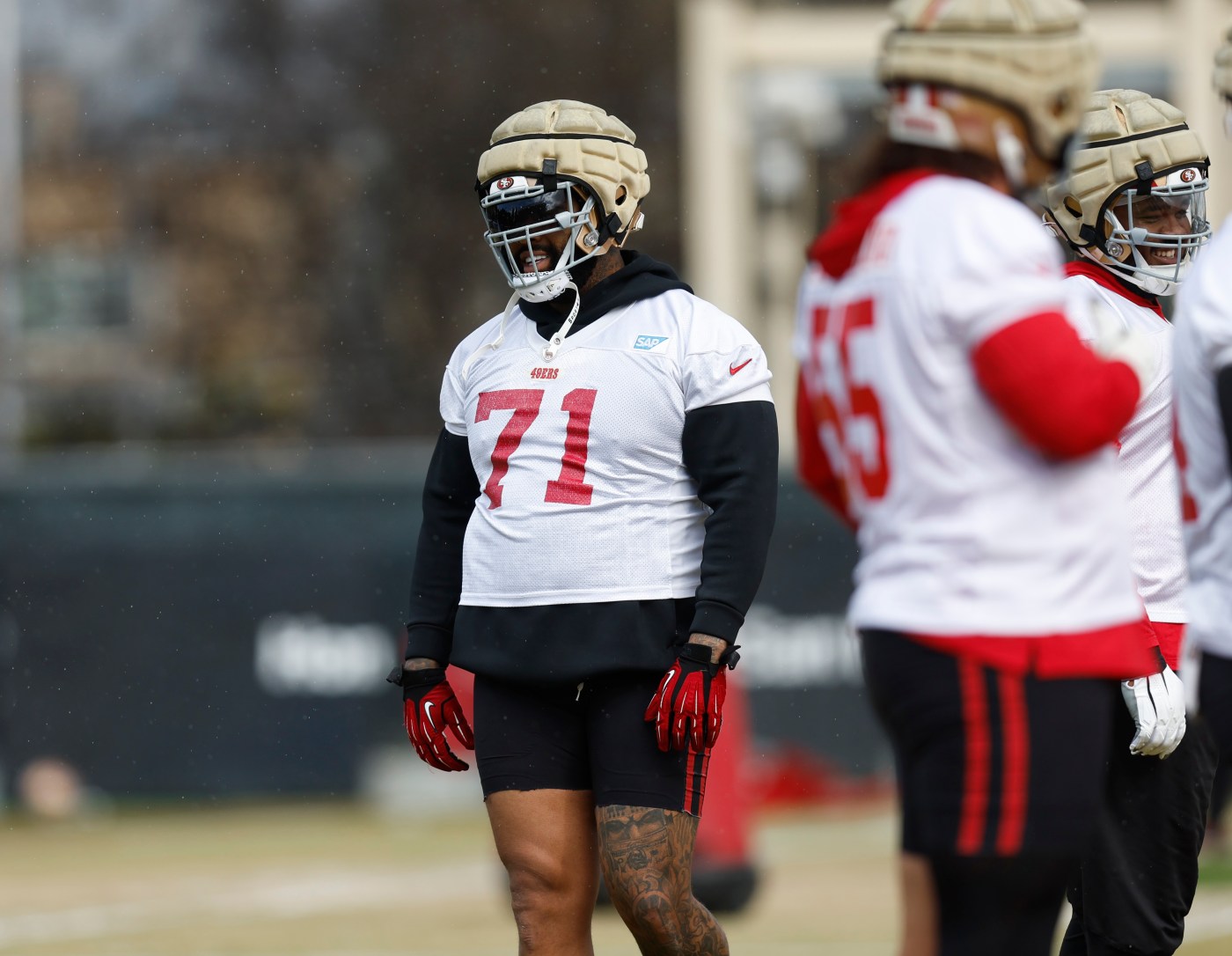 49ers tackle Trent Williams, wife mourn loss of newborn son