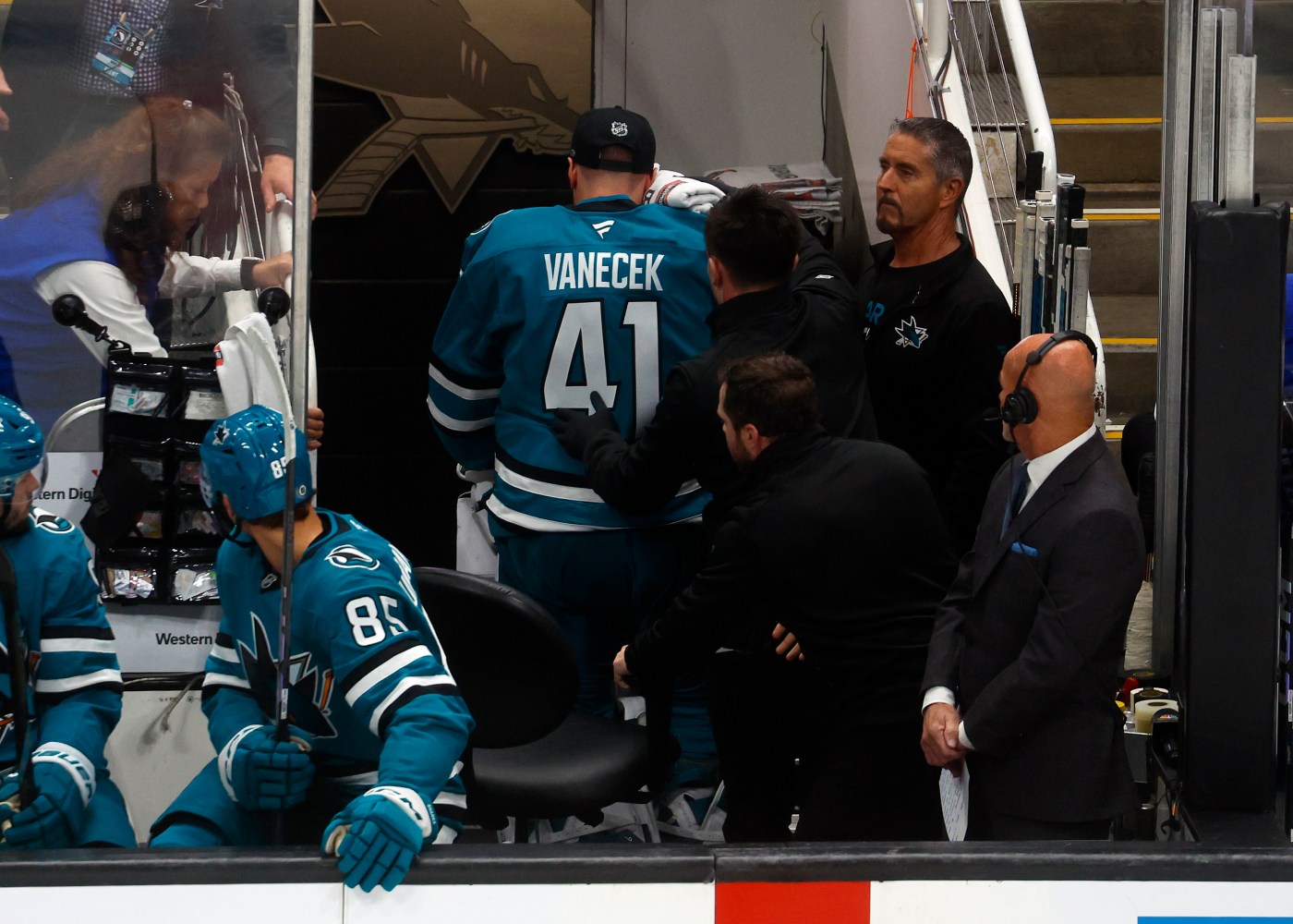Vitek Vanecek to miss time with fractured cheek; Tomas Hertl reflects on Sharks’ tribute, return to San Jose
