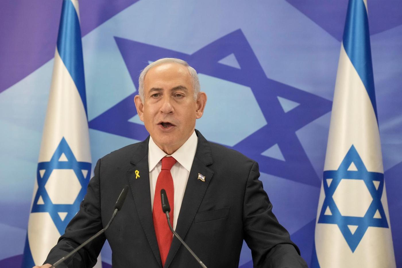 Netanyahu undergoes prostate surgery