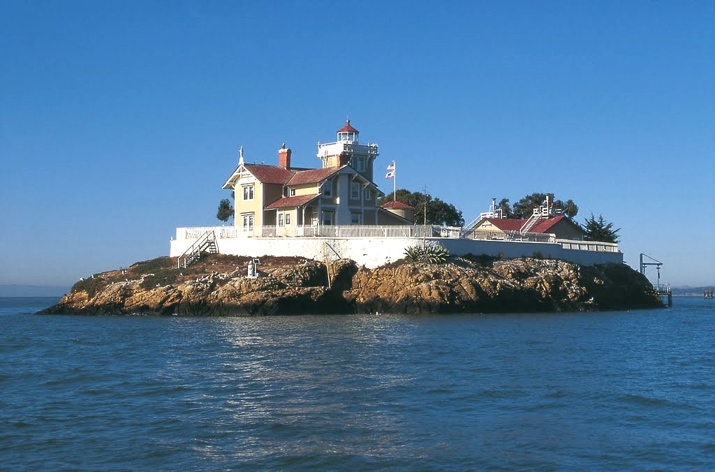 Strange job alert: This Bay Area lighthouse is looking for a new keeper