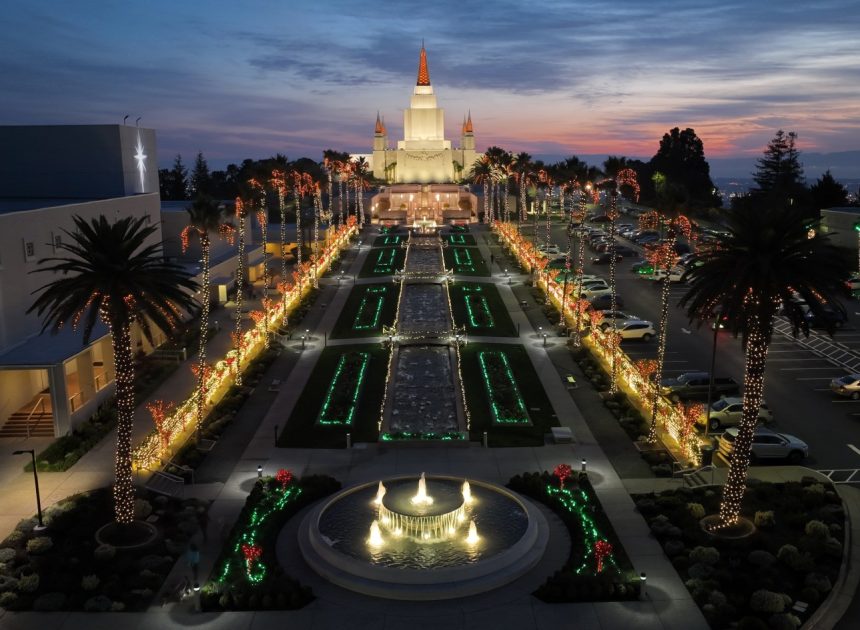 Photos: Christmas celebrations around the Bay Area and the world