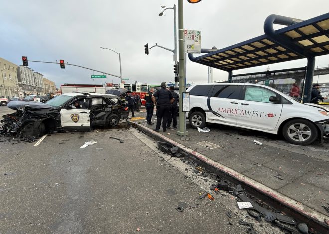 3 BART police officers sent to hospital after crash in West Oakland