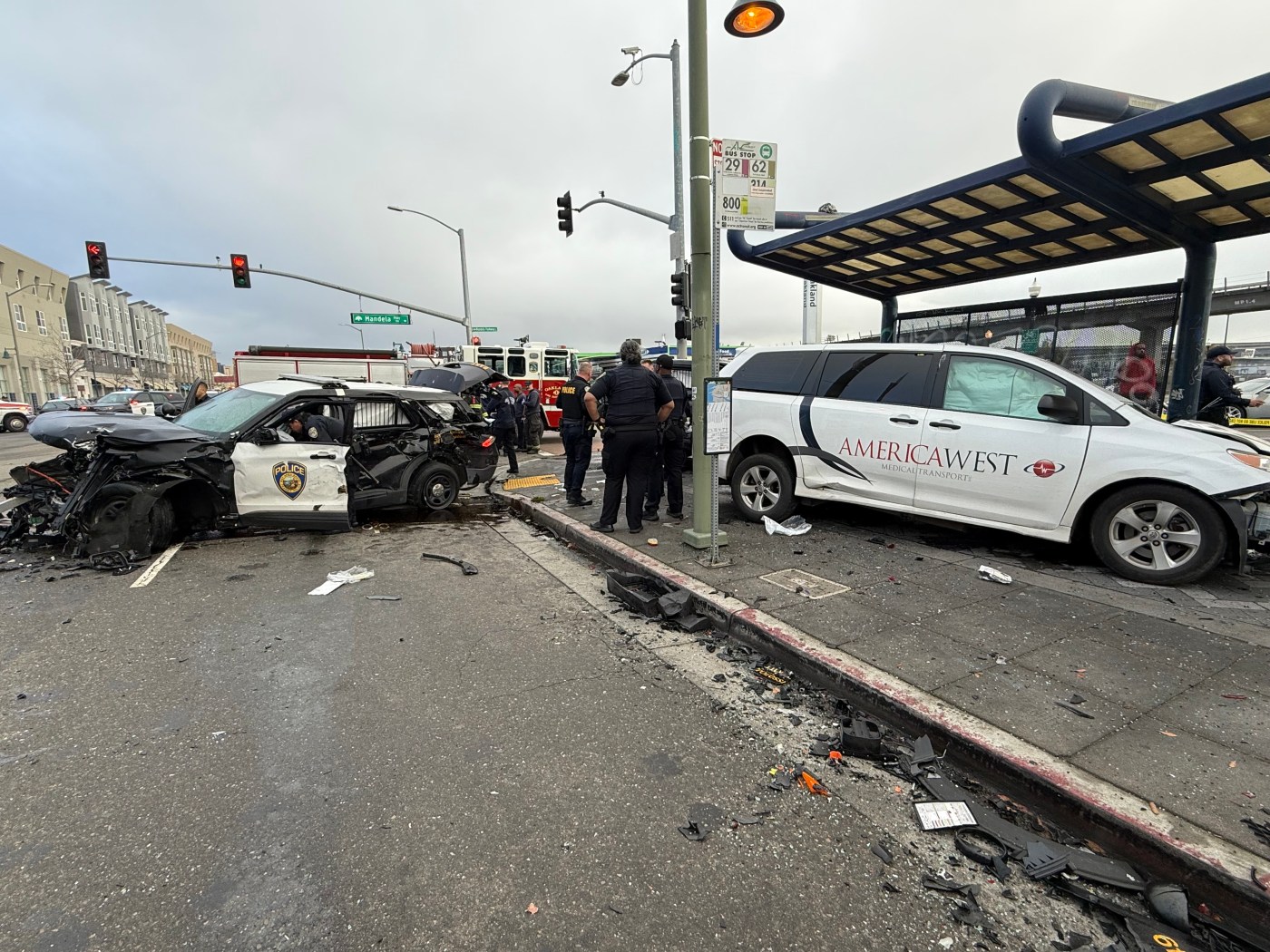 3 BART police officers sent to hospital after crash in West Oakland