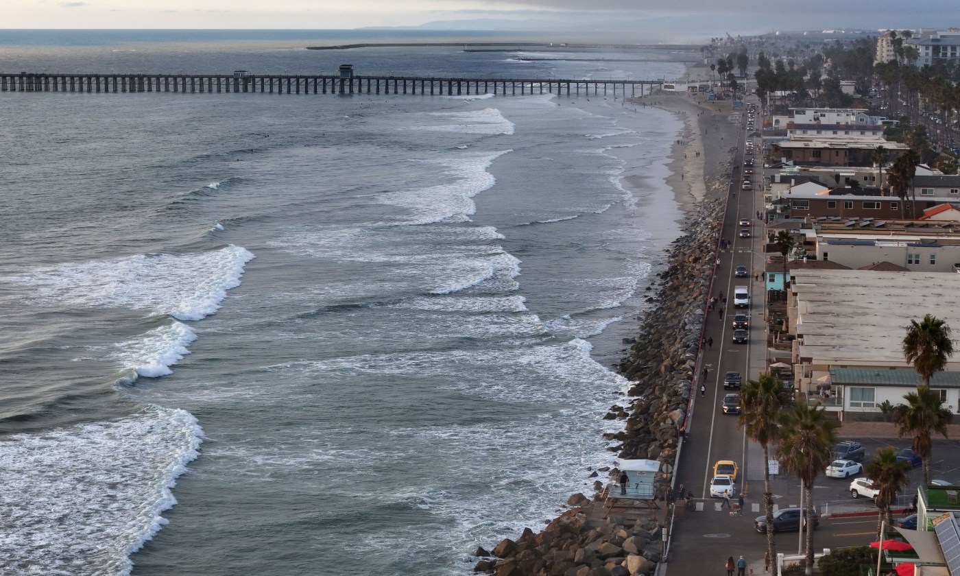 Fluorescent-colored sand could show effects of ocean currents on California’s eroding beaches