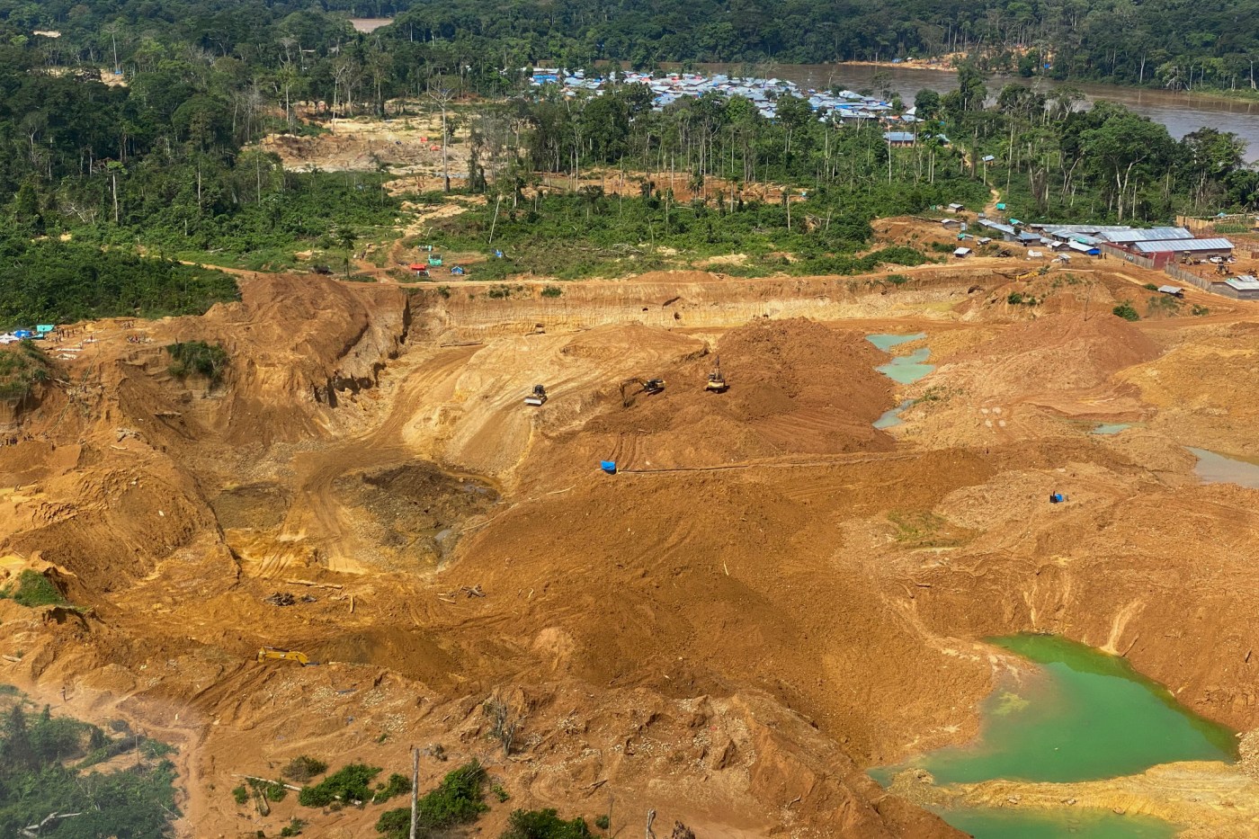 Chinese gold mine encroaches on UN protected site in Congo
