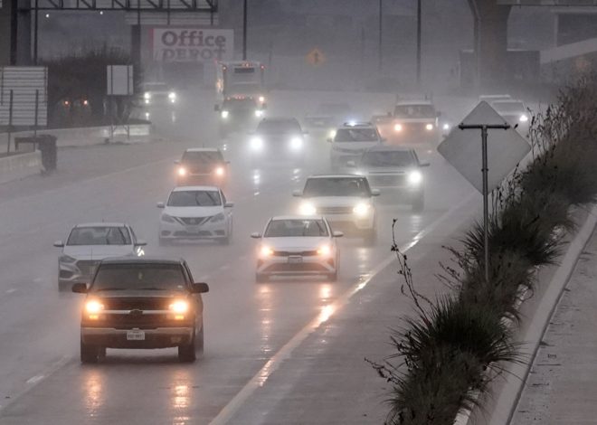 Thunderstorms wallop Texas, impeding holiday travel