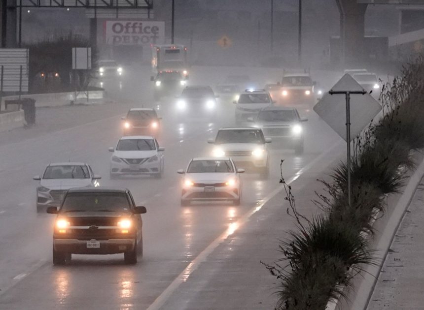 Thunderstorms wallop Texas, impeding holiday travel