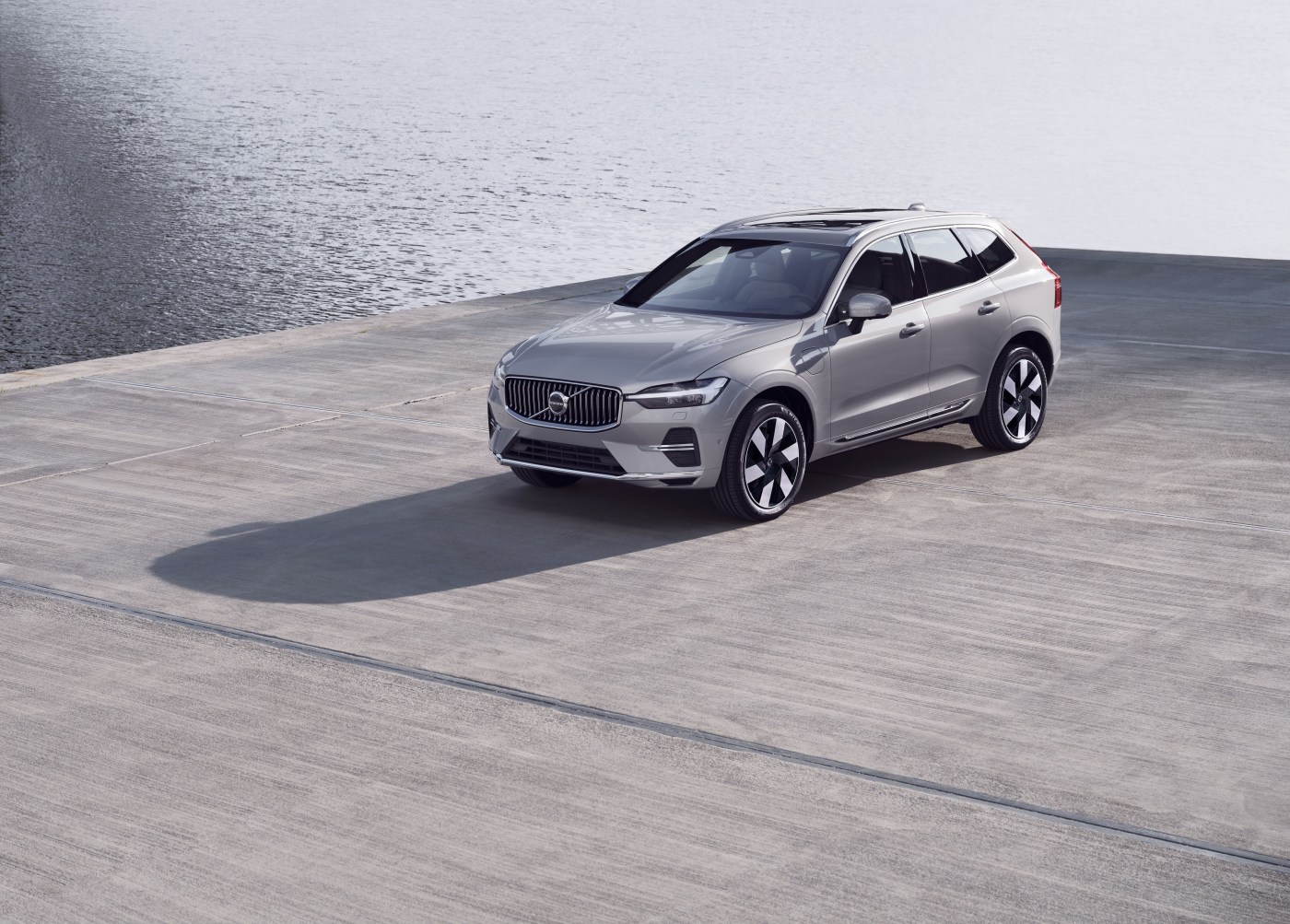 The 2025 Volvo Polestar Engineered XC60 T8 AWD Midsize SUV