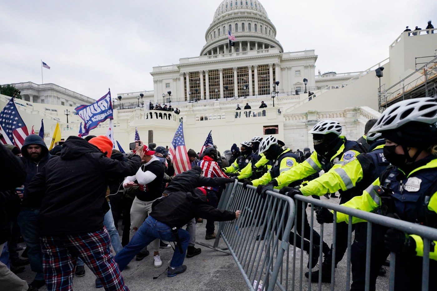 ‘At this point, I have no hope’: Injured officers, Democrats still waiting for Jan. 6 plaque