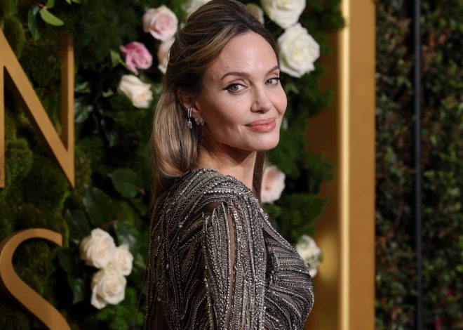 Angelina Jolie uncomfortably avoids Brad Pitt drama on Golden Globes red carpet