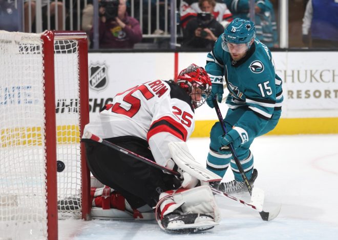 Last-minute goal lifts San Jose Sharks past New Jersey Devils