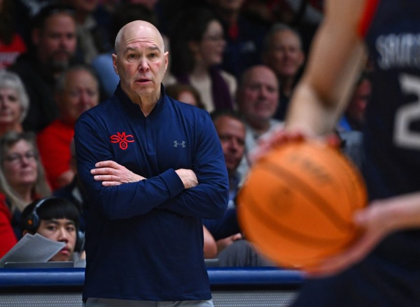 Saint Mary’s uses 30-0 second-half run to take down Santa Clara 67-54