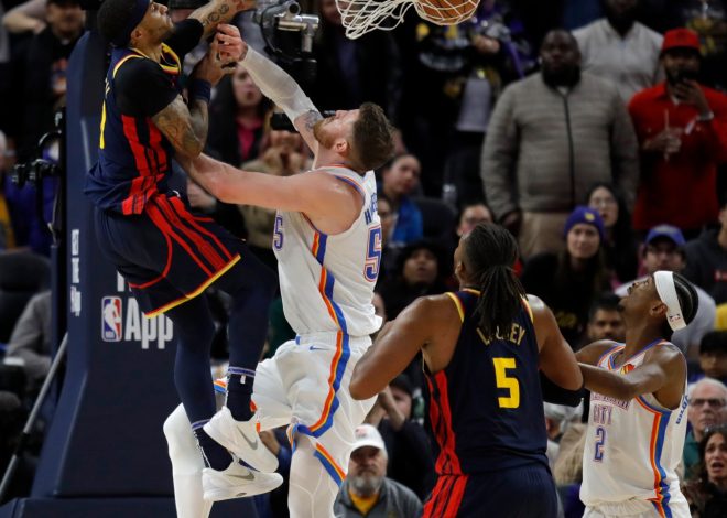 Warriors celebrate big win over Thunder by drenching Steve Kerr