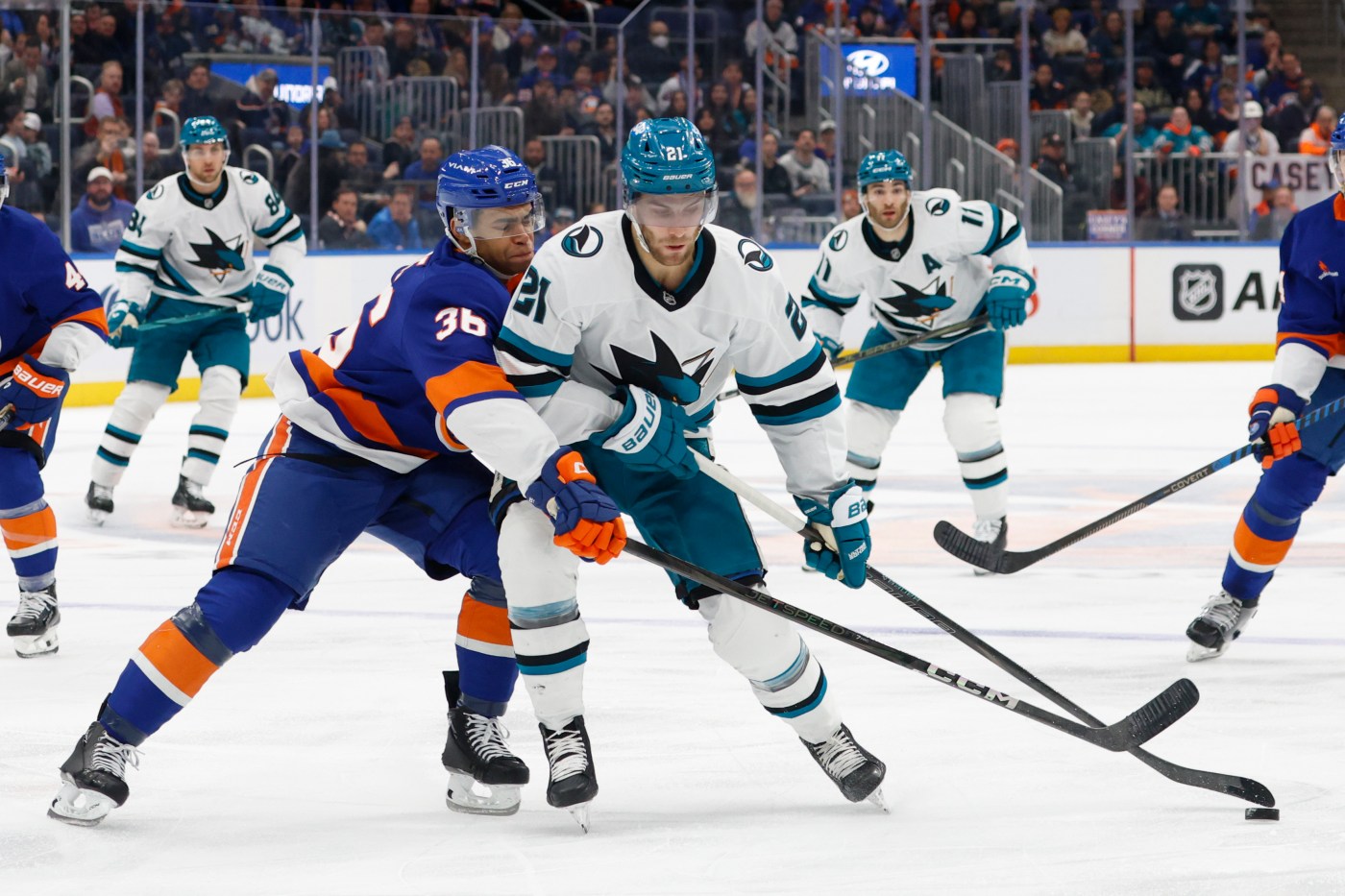 Sharks’ meager offensive output continues in loss to Islanders