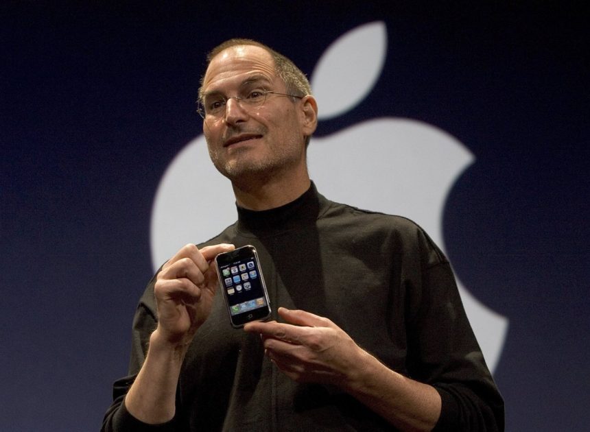 Today in History: January 9, the iPhone makes its debut