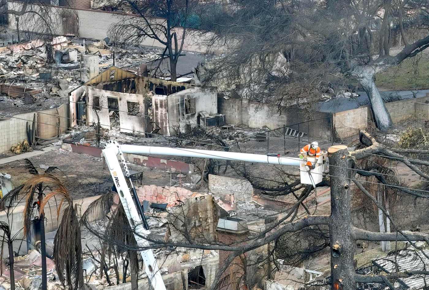 As more wild winds to hit Southern California, firefighters gear up by the thousands