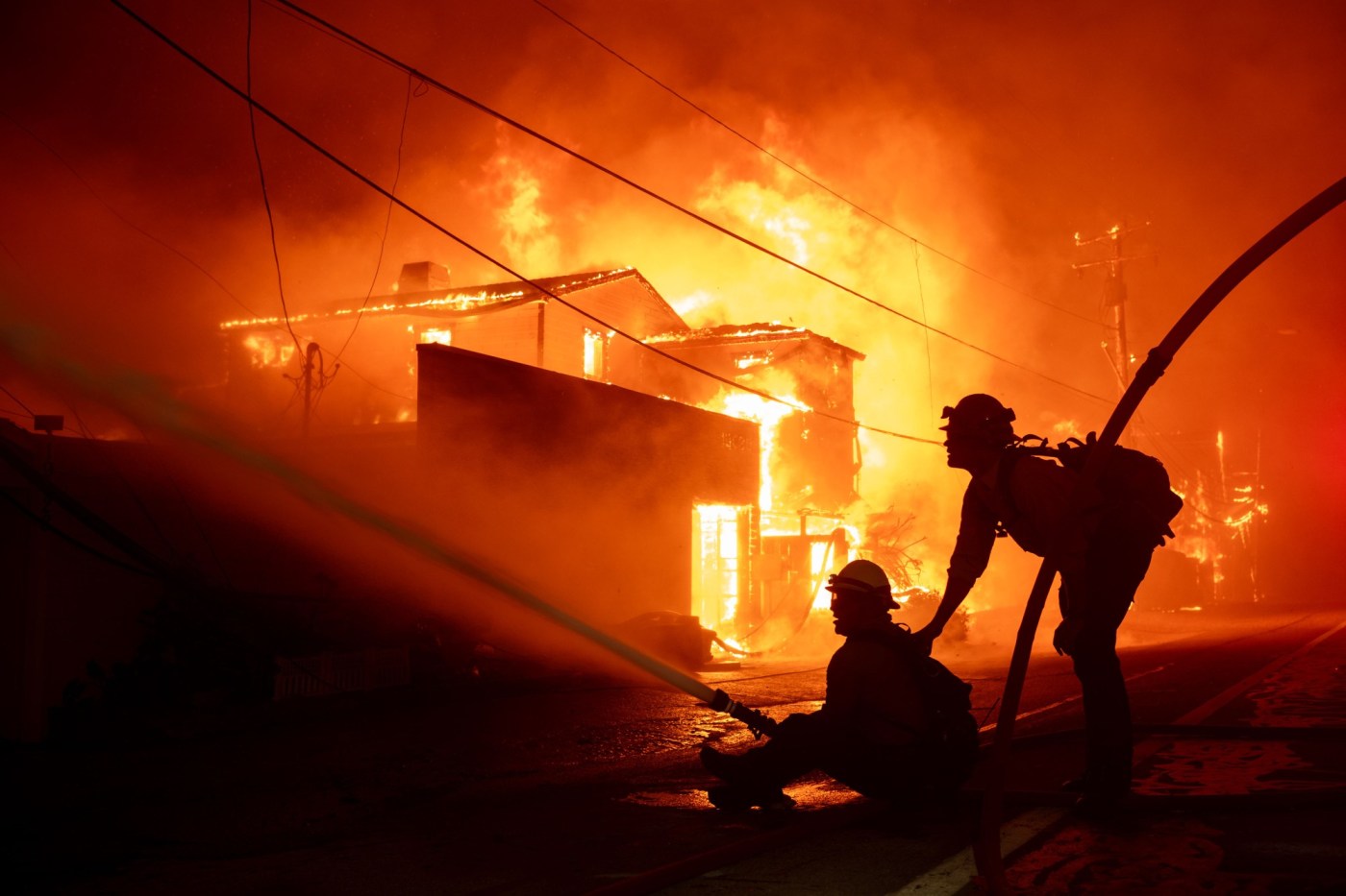 “Extreme fire behavior” expected in Los Angeles as fires rage