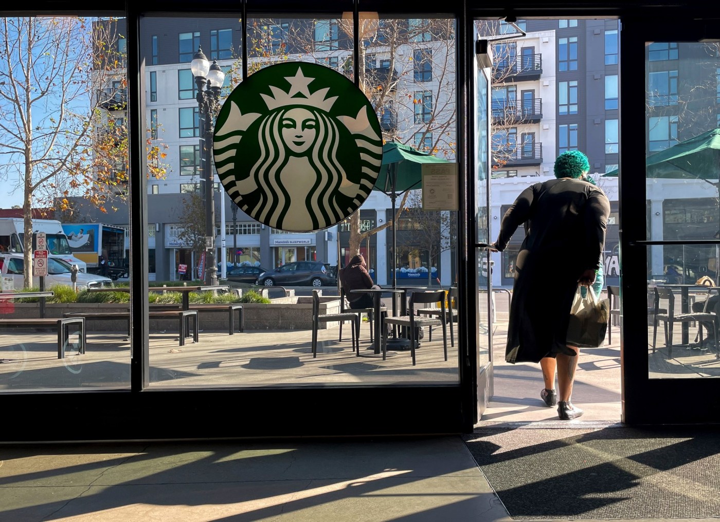 Starbucks changes: Mugs, macchiato and a new vibe test new CEO’s big plan