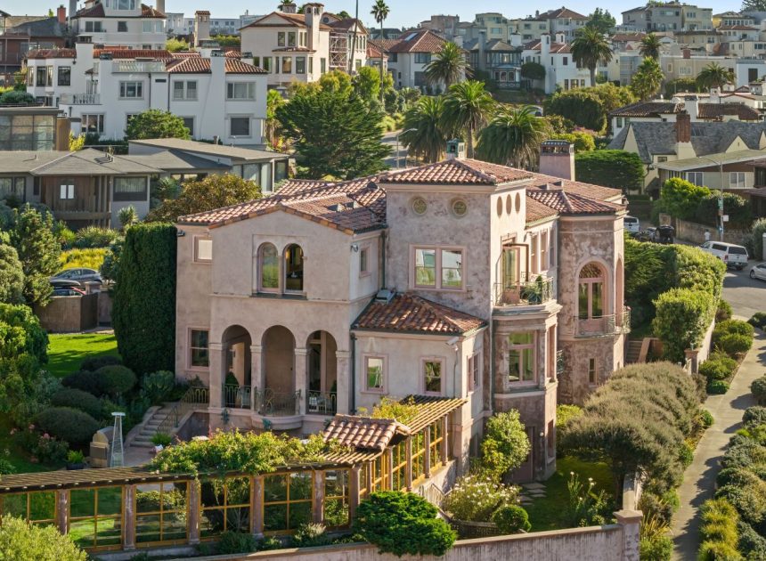 Photos: Robin Williams’ SF oceanview mansion sells at a steep discount