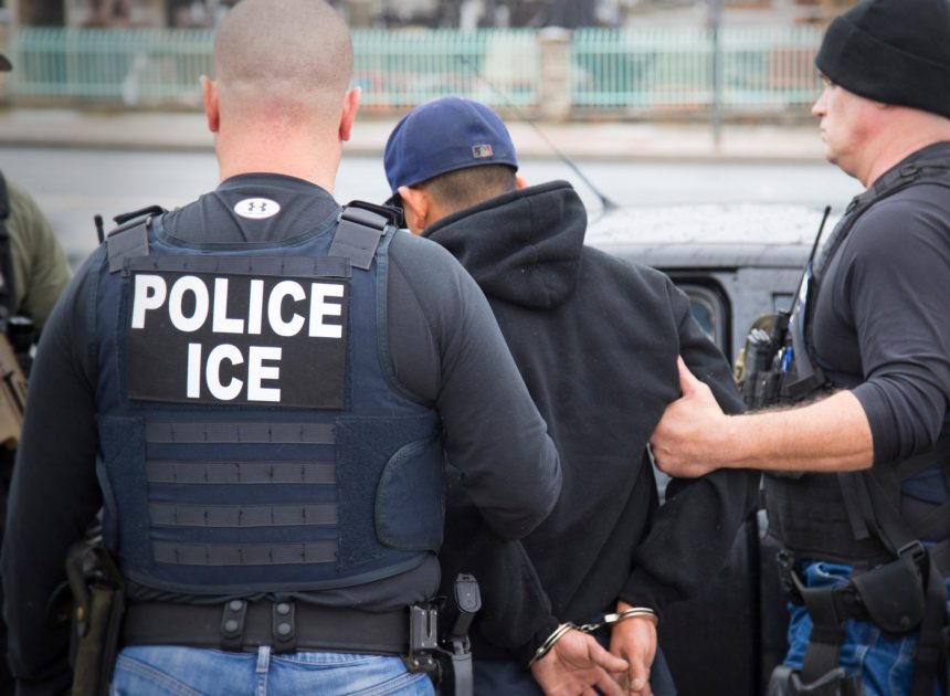 California schools could warn students, parents if ICE agents show up, new bill proposes