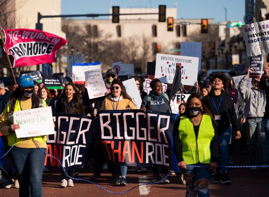 Texas judge rules 3 states can challenge abortion pill access