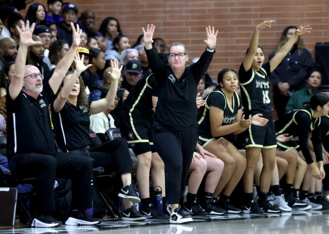 Mitty pushes WCAL girls basketball win streak to 101 with 21-0 run, blowing past Riordan at home