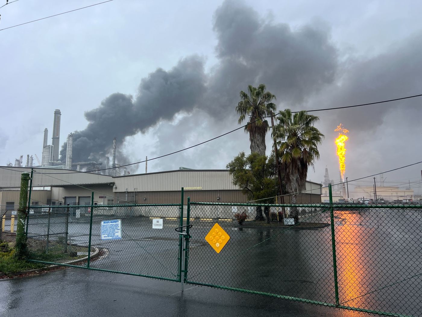 Martinez: Huge column of black smoke seen at refinery