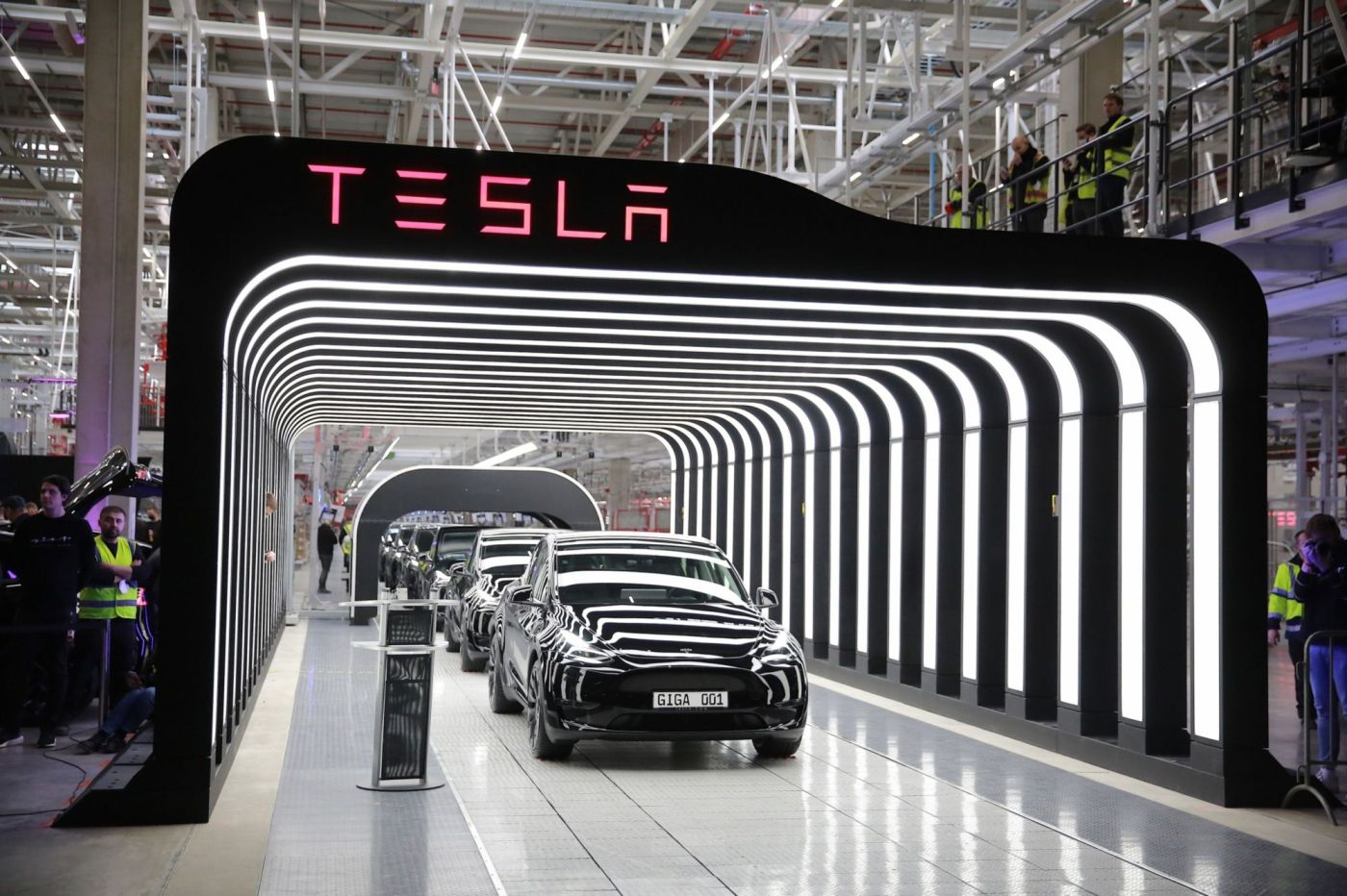 Opinion: Tesla’s awful numbers put Musk back into campaign mode