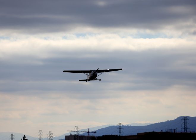 San Carlos Airport control tower will continue to be staffed by Serco