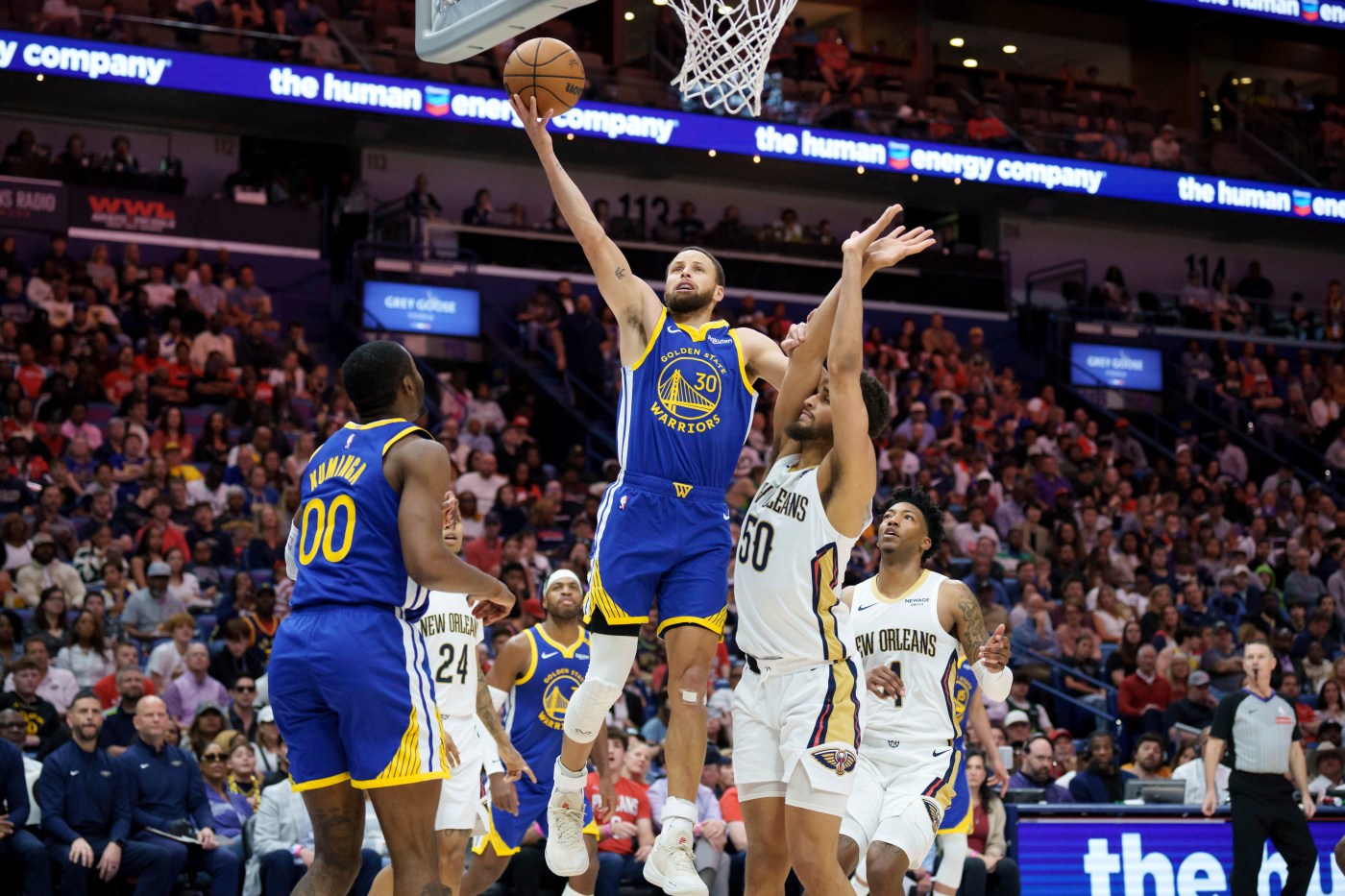‘I’ll feel it for a while’: Curry details pelvic injury after returning to Warriors