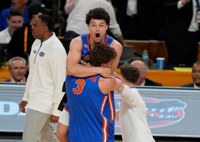 Florida wins its third national title, denies Houston its first, rallying for 65-63 win