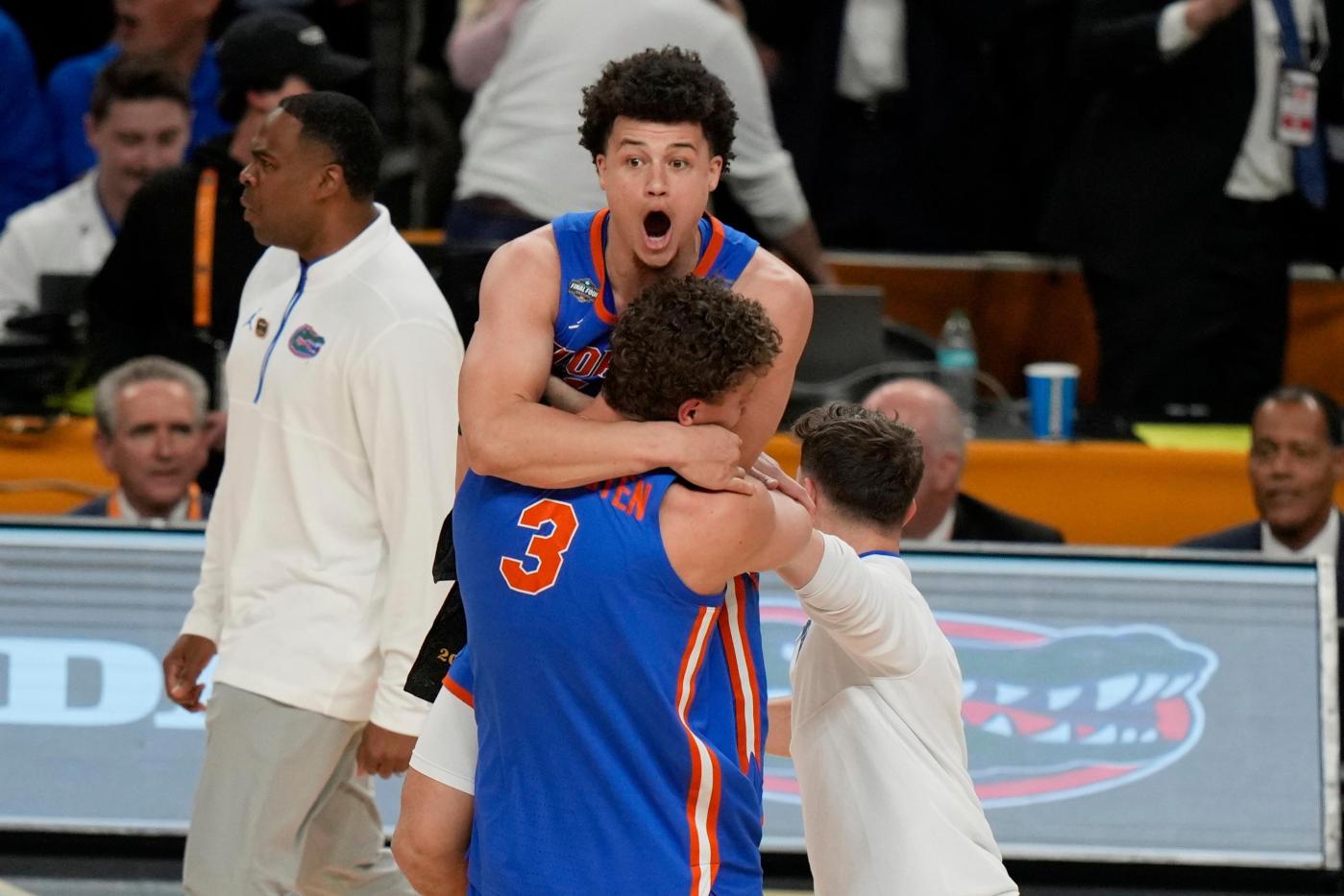 Florida wins its third national title, denies Houston its first, rallying for 65-63 win