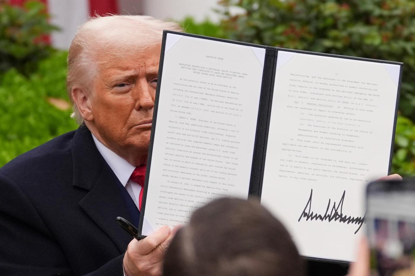President Trump preps executive orders targeting sanctuary cities, police reform