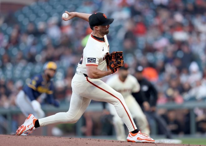 Wilmer Flores, Jung Hoo Lee come up big again for Giants in win vs. Brewers