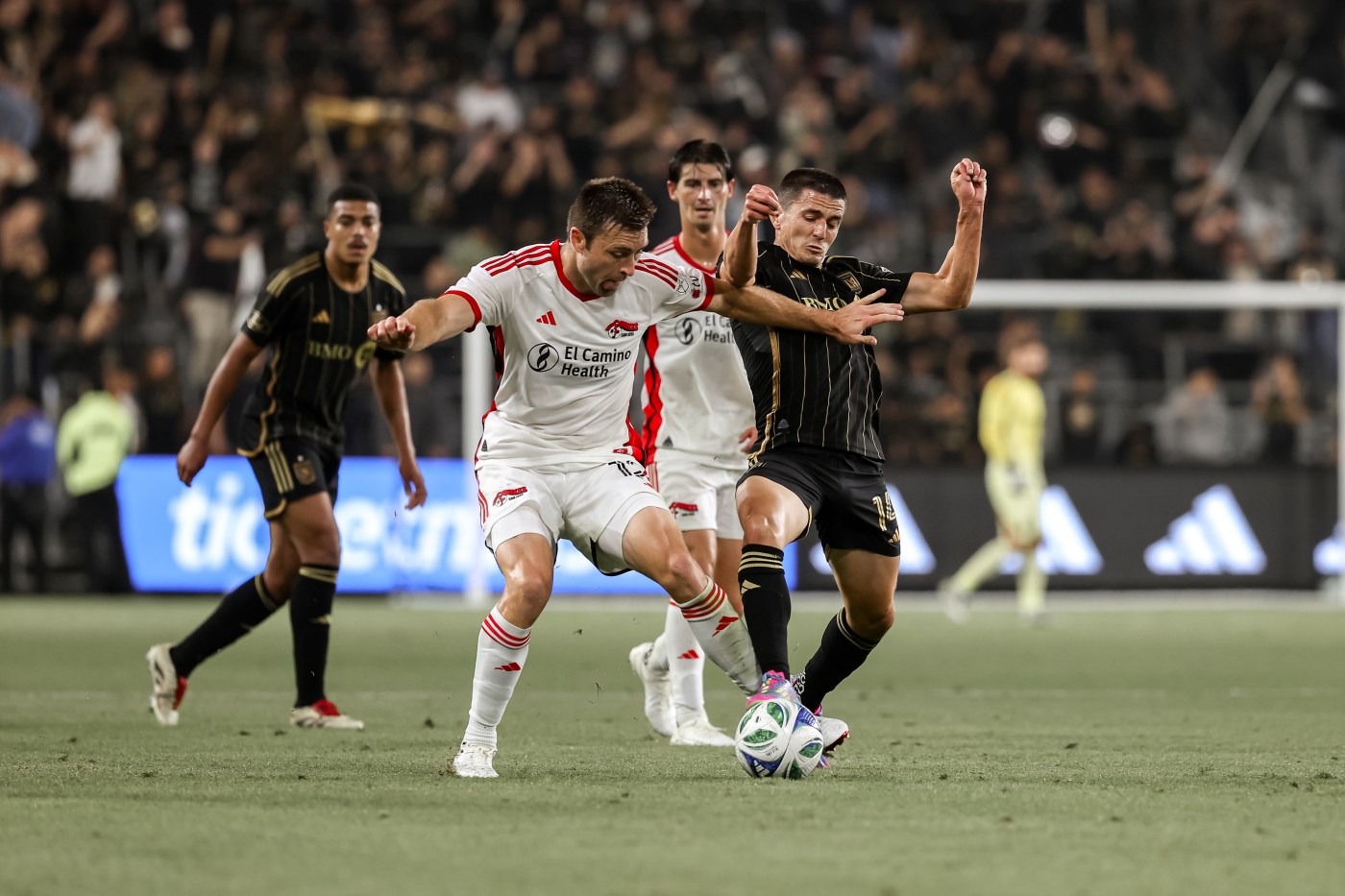 Quakes fall to LAFC as keeper Daniel goes down with head injury