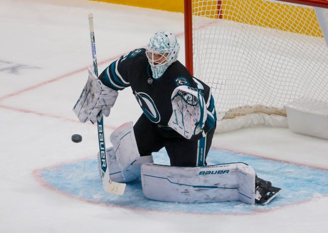 Smith scores twice, but San Jose Sharks’ third period woes prove costly