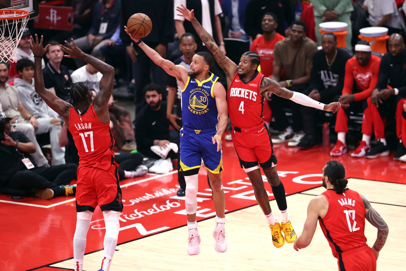 Warriors looking to pick up the pace against old-school Rockets in Game 2