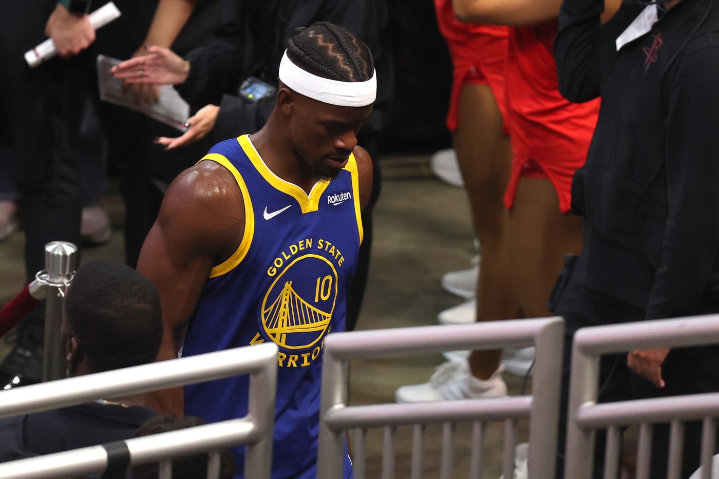 Warriors lose Jimmy Butler to hard fall in first half of playoff game vs. Rockets