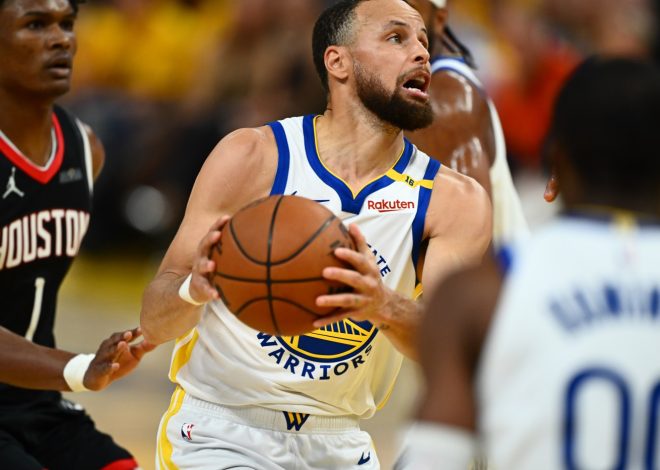 Steph Curry carries Butler-less Warriors past Rockets in crucial Game 3 win