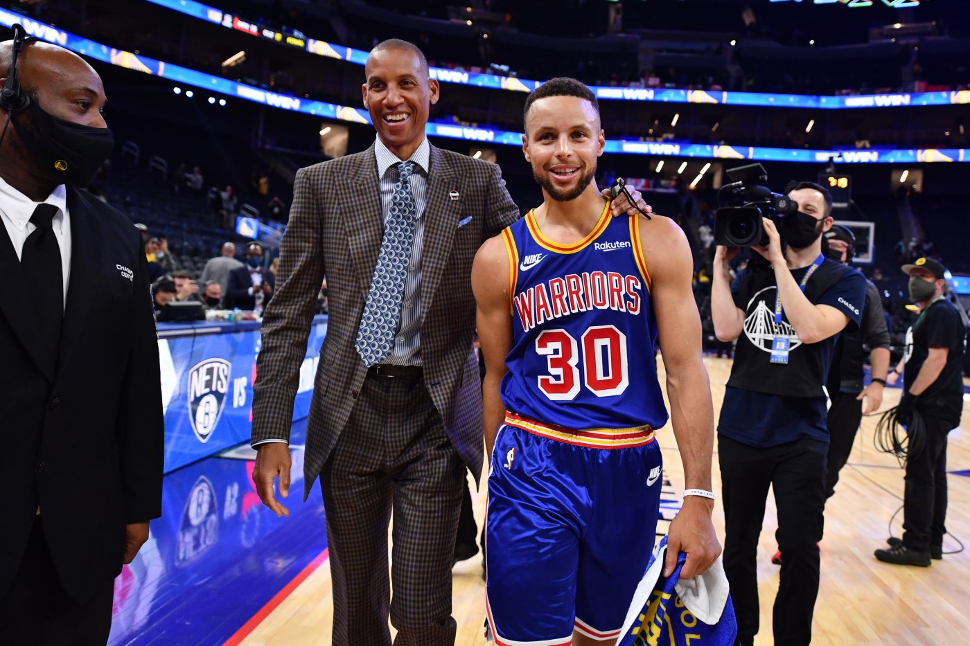 Steph Curry passes Reggie Miller, Warriors legend Rick Barry, on all-time scoring list