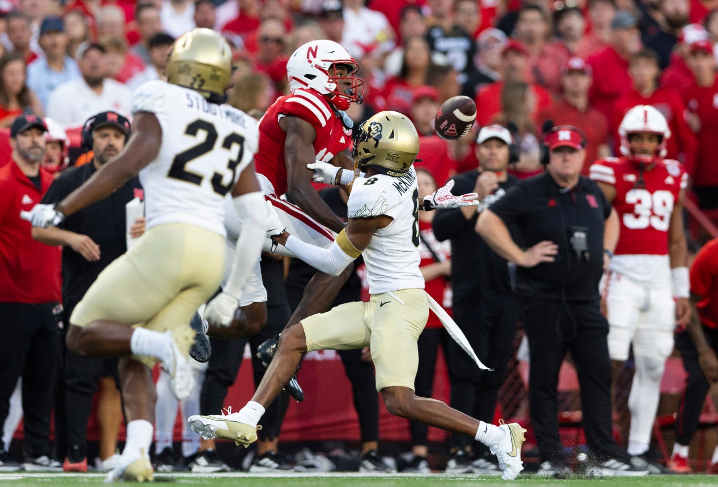 49ers add six undrafted free agents, still no offensive tackles