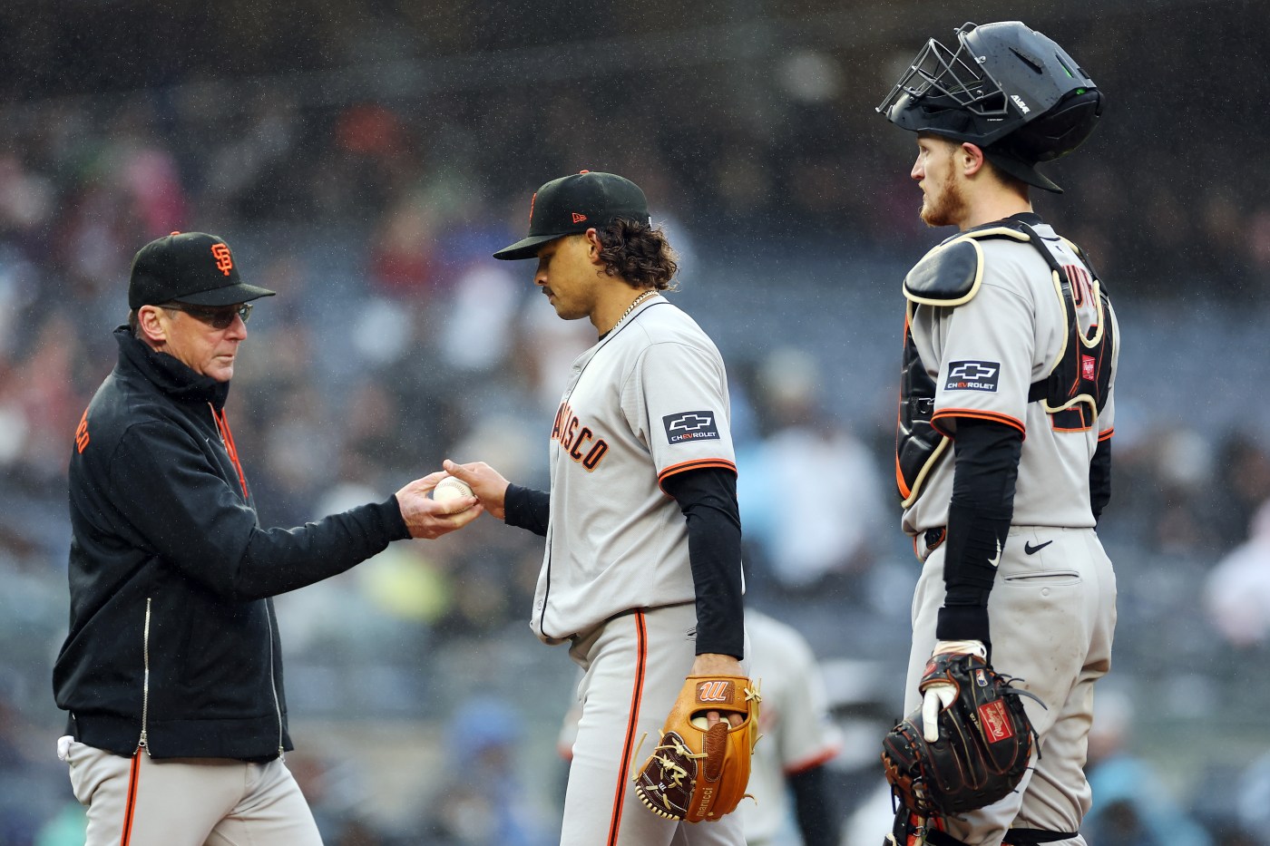 SF Giants’ lose on frigid afternoon as Hicks allows career-worst seven runs