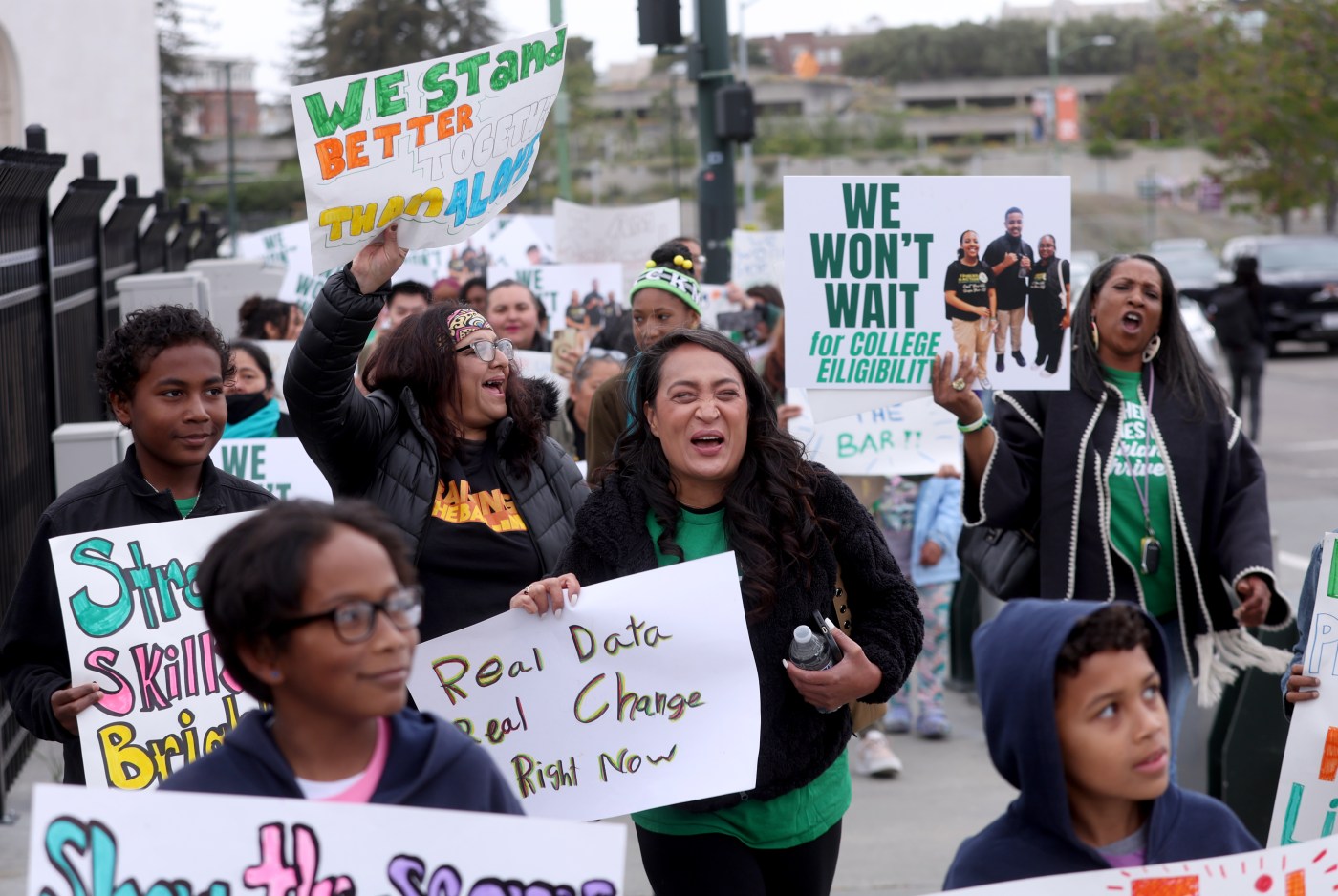 Superintendent’s mysterious firing mars Oakland schools’ exit from outside control