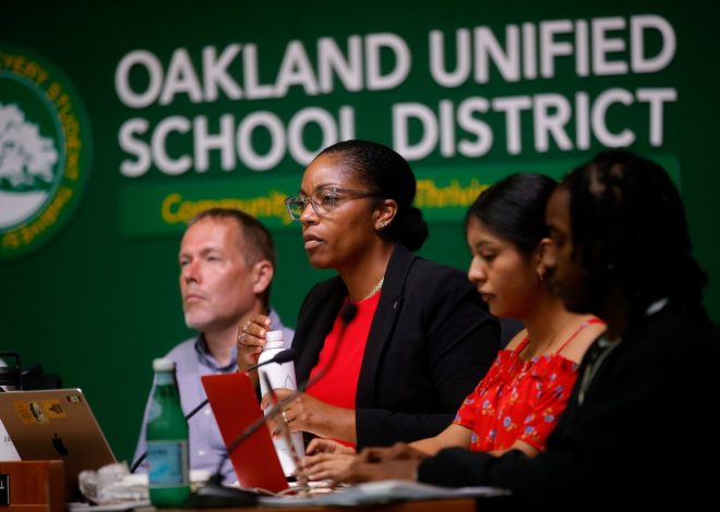 Oakland school board ousts superintendent